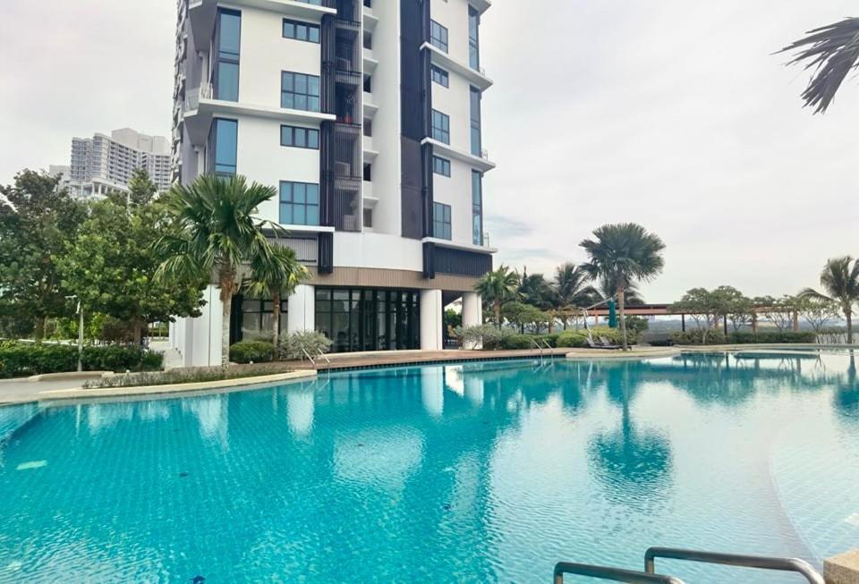 C1113 Almas Suites Galaxy Space Netflix By Stay Nusajaya  Bagian luar foto