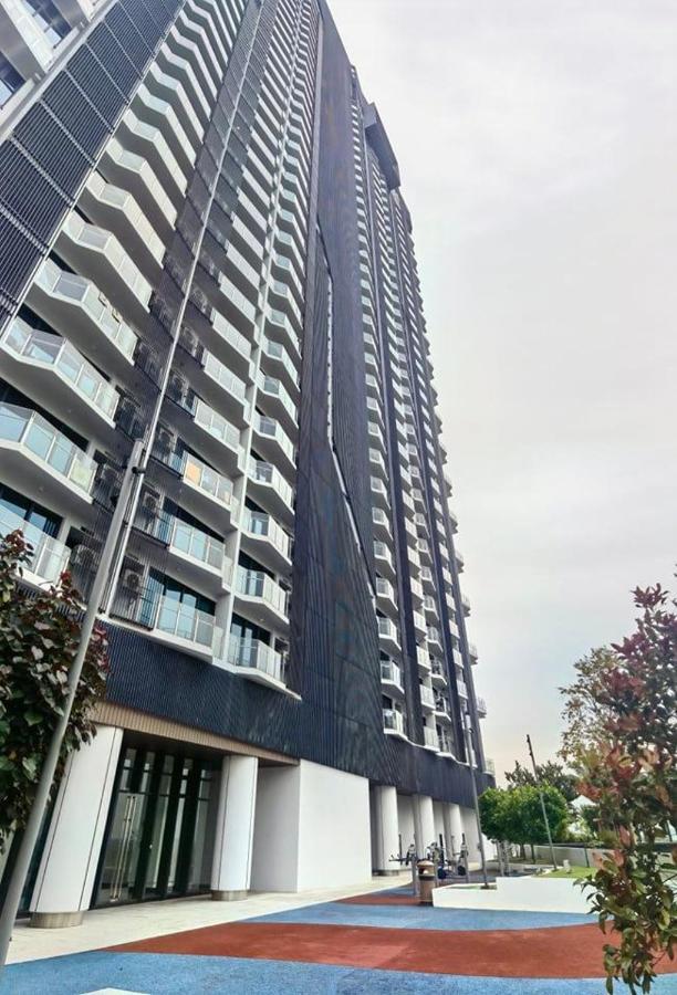 C1113 Almas Suites Galaxy Space Netflix By Stay Nusajaya  Bagian luar foto